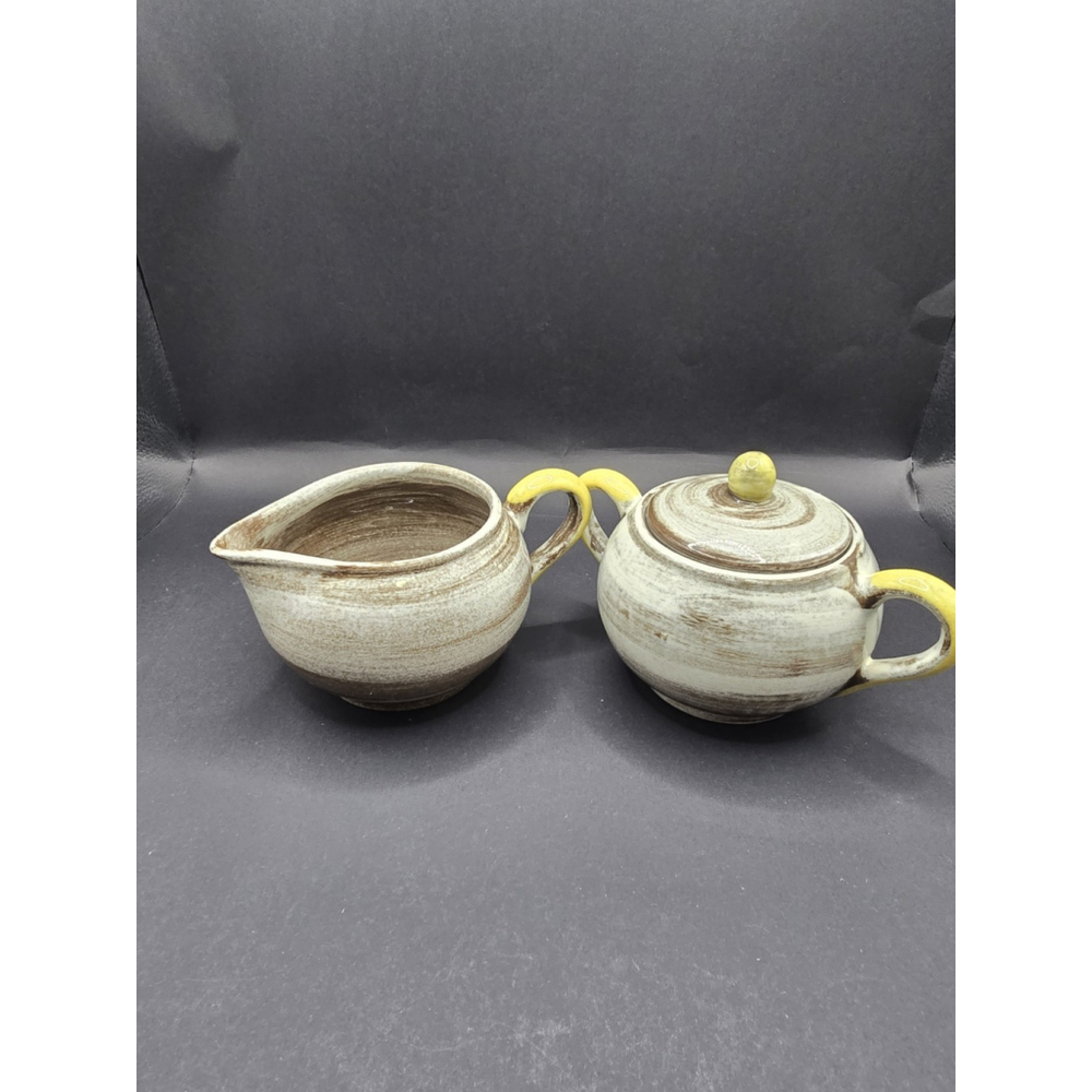 Vtg SANTA ANITA VENTIWARE YELLOW AND BROWN SWIRL SUGAR AND CREAMER. SET OF 2